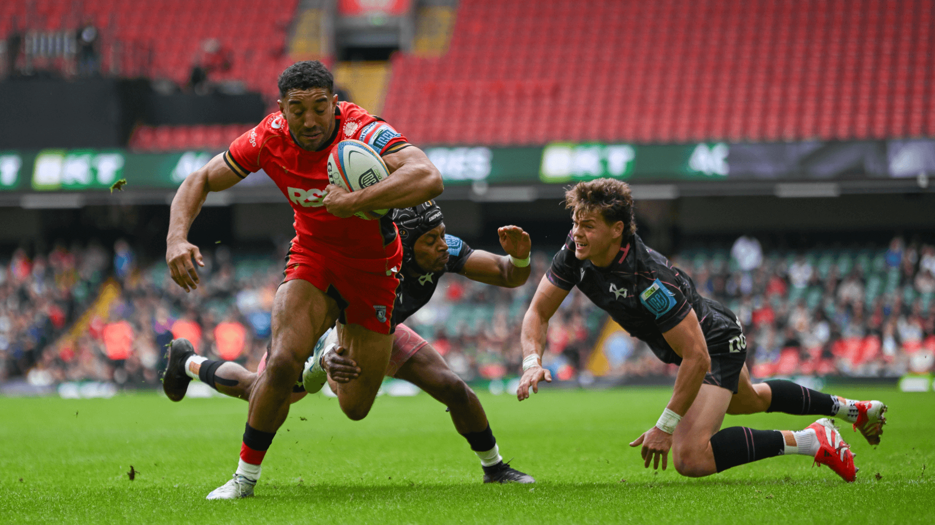 Hamer-Webb puts himself in Wales wing contention